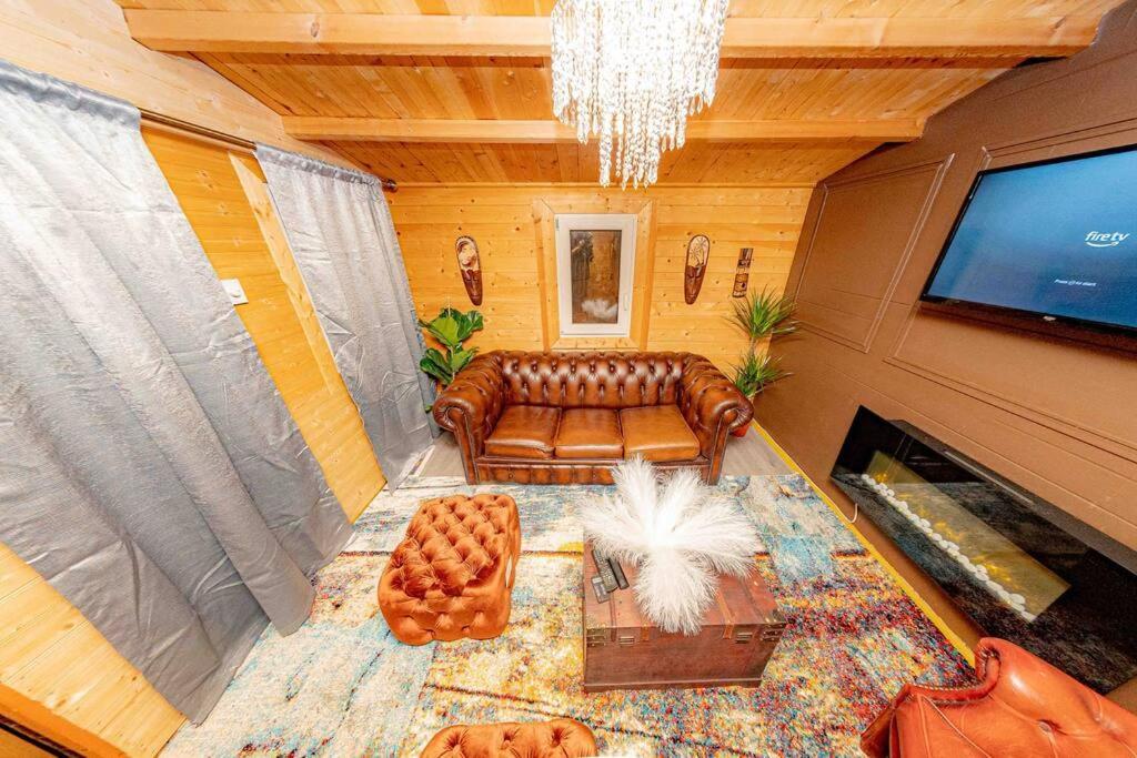 Unique Home W/Garden Hot Tub, Sauna & Cinema Room London Exterior photo